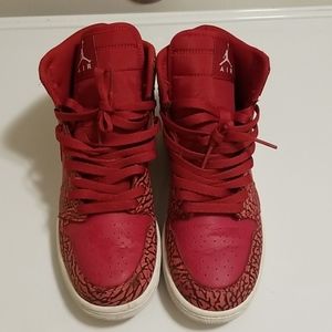 7 youth Jordan 1 red